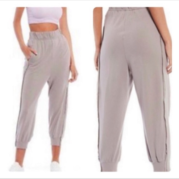 Free People WHERE THE WIND BLOWS 2 PIECE PULLOVER AND JOGGERS SET SIZE SMALL NWT - Picture 9 of 11